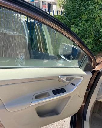 Volvo XC 60 cena 64000 przebieg: 189718, rok produkcji 2011 z Warszawa małe 407